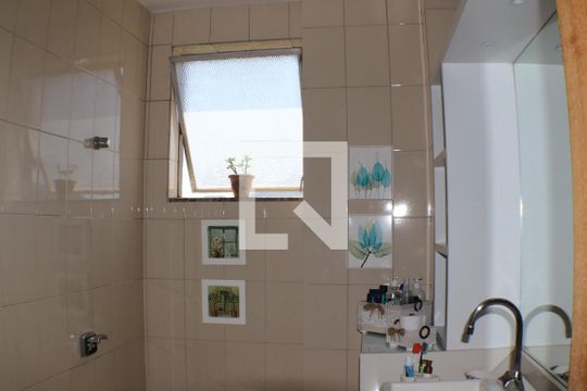 Banheiro da Suíte de apartamento à venda com 3 quartos, 85m² em Taquara, Rio de Janeiro