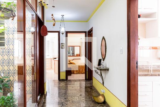 Corredor de casa à venda com 3 quartos, 171m² em Parque Jabaquara, São Paulo