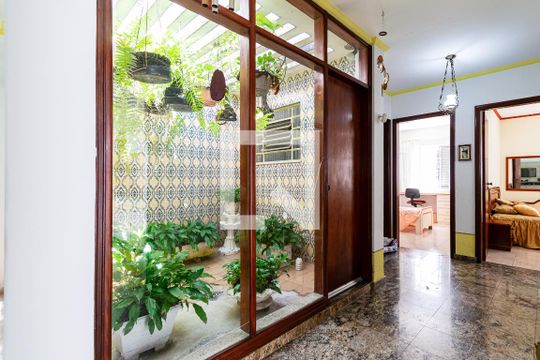 Corredor de casa à venda com 3 quartos, 171m² em Parque Jabaquara, São Paulo