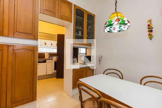 Cozinha  de apartamento à venda com 3 quartos, 108m² em Bela Vista, Porto Alegre