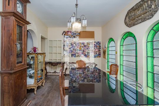 Sala 2 de casa à venda com 3 quartos, 180m² em Santa Lúcia, Belo Horizonte