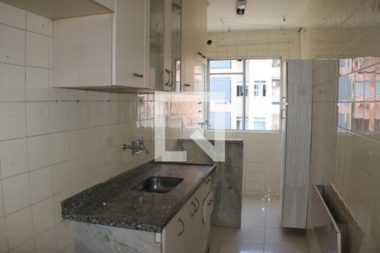 Cozinha de apartamento para alugar com 2 quartos, 60m² em Pechincha, Rio de Janeiro