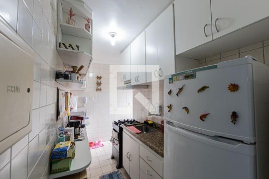 Cozinha de apartamento à venda com 2 quartos, 56m² em Vila Regente Feijó, São Paulo