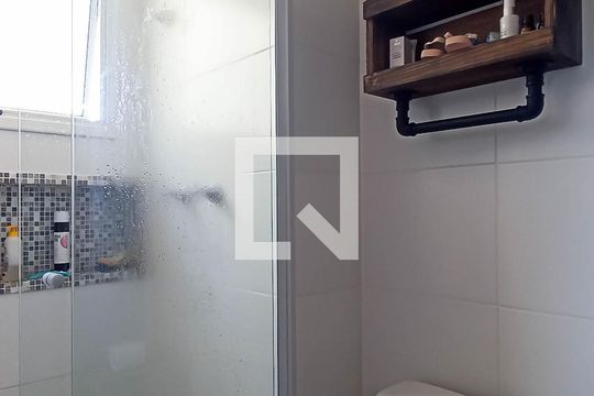 Banheiro suíte de apartamento à venda com 3 quartos, 87m² em Jardim Tupanci, Barueri
