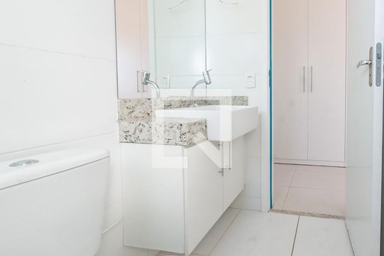 Banheiro da Suíte de apartamento à venda com 3 quartos, 80m² em Jk, Contagem