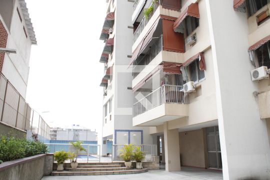 Fachada do bloco de apartamento para alugar com 3 quartos, 119m² em Méier, Rio de Janeiro