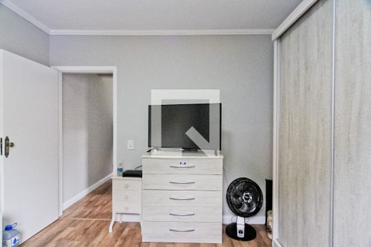 Casa para alugar com 3 quartos, 480m² em Vila Palmeiras, São Paulo