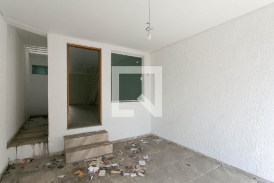 Garagem de casa à venda com 3 quartos, 126m² em Jardim Lageado, São Paulo