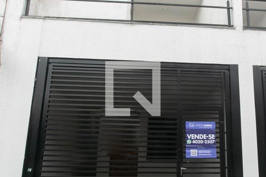 Fachada de casa à venda com 3 quartos, 126m² em Jardim Lageado, São Paulo