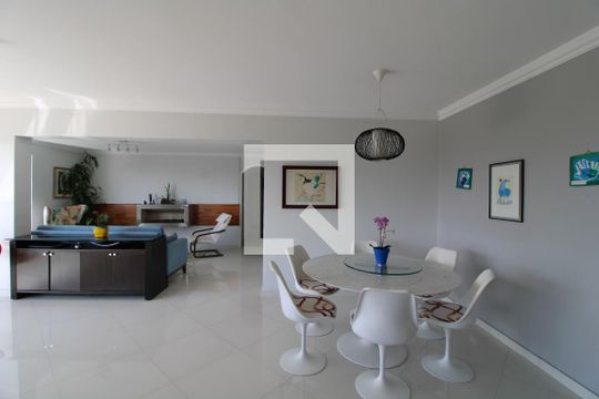 Sala de apartamento para alugar com 3 quartos, 160m² em Santo Amaro, São Paulo