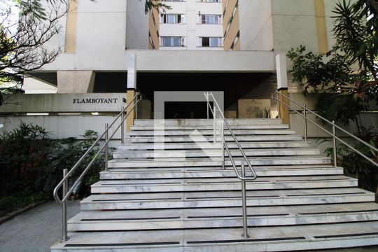 Fachada do bloco de apartamento para alugar com 3 quartos, 160m² em Santo Amaro, São Paulo