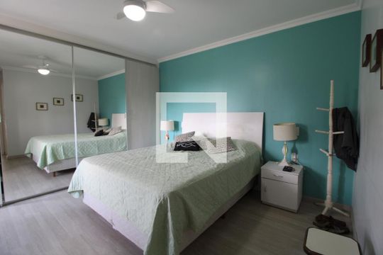 Suíte de apartamento para alugar com 3 quartos, 160m² em Santo Amaro, São Paulo