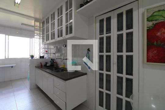 Cozinha de apartamento para alugar com 3 quartos, 160m² em Santo Amaro, São Paulo
