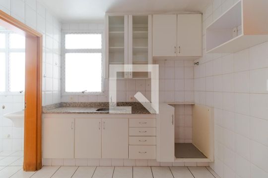 Cozinha de apartamento à venda com 2 quartos, 80m² em Vila Itapura, Campinas