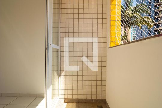 Sacada de apartamento à venda com 2 quartos, 80m² em Vila Itapura, Campinas