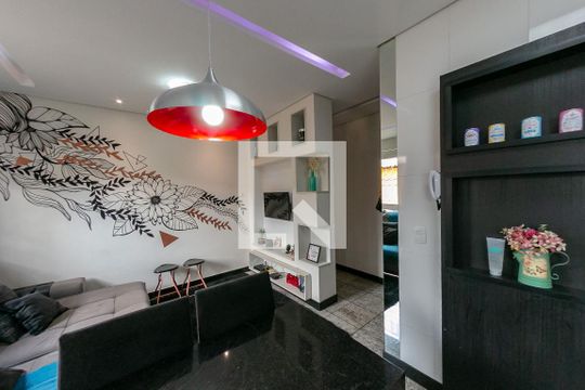 Sala de apartamento à venda com 2 quartos, 72m² em João Pinheiro, Belo Horizonte