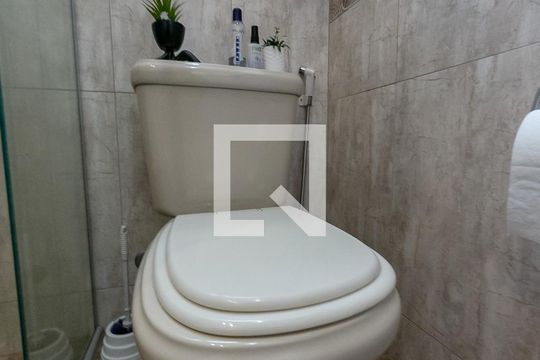 Banheiro Social de apartamento à venda com 2 quartos, 72m² em João Pinheiro, Belo Horizonte