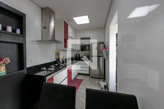 Cozinha de apartamento à venda com 2 quartos, 72m² em João Pinheiro, Belo Horizonte
