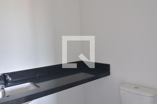 Banheiro de kitnet/studio à venda com 1 quarto, 39m² em Marechal Rondon, Canoas