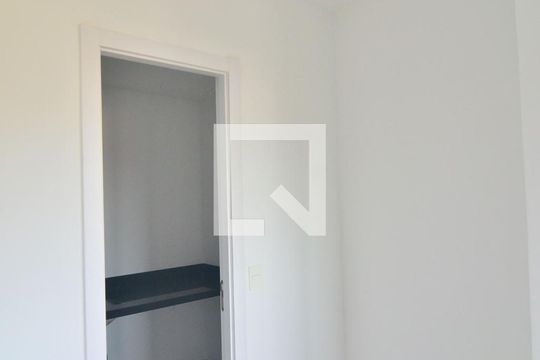 Dormitório de kitnet/studio à venda com 1 quarto, 39m² em Marechal Rondon, Canoas