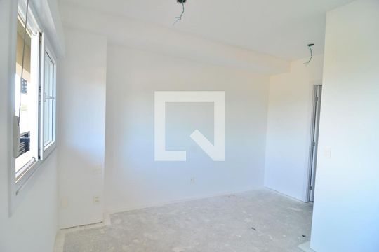 Dormitório de kitnet/studio à venda com 1 quarto, 39m² em Marechal Rondon, Canoas
