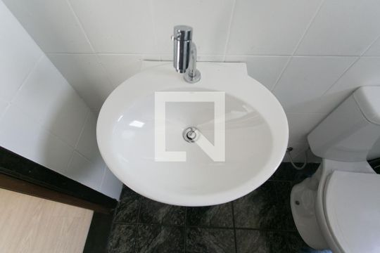 Banheiro de apartamento à venda com 2 quartos, 65m² em Jardim Lucinda, São Paulo