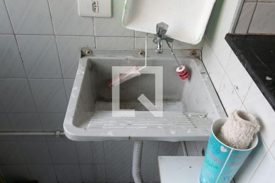 Tanque de apartamento à venda com 2 quartos, 65m² em Jardim Lucinda, São Paulo
