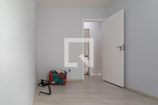 Quarto 1 de apartamento para alugar com 2 quartos, 55m² em Jundiapeba, Mogi das Cruzes