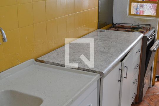 Cozinha de apartamento à venda com 1 quarto, 38m² em Camaquã, Porto Alegre