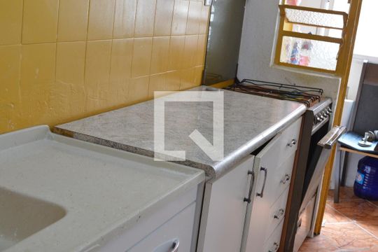 Cozinha de apartamento à venda com 1 quarto, 38m² em Camaquã, Porto Alegre