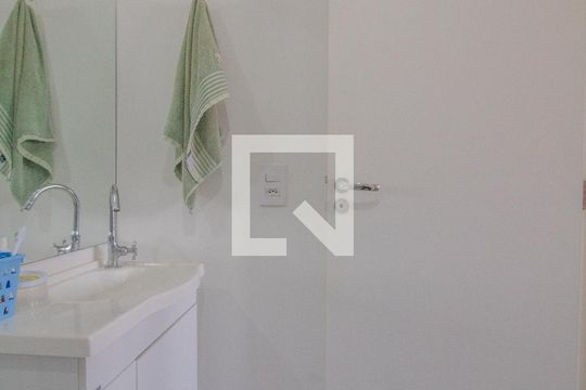 Banheiro de apartamento à venda com 1 quarto, 32m² em Vila Graciosa, São Paulo