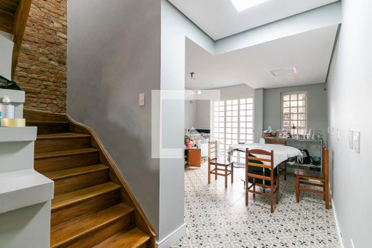 Escadas / Cozinha de casa à venda com 3 quartos, 100m² em Mooca, São Paulo