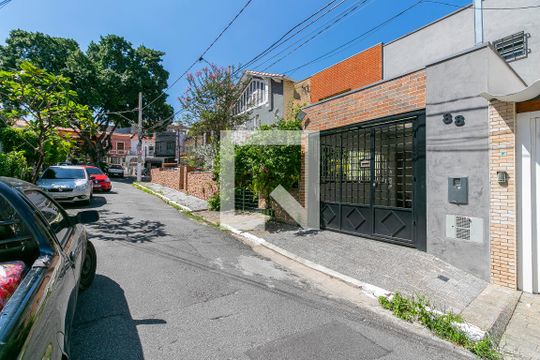 Fachada de casa à venda com 3 quartos, 100m² em Mooca, São Paulo
