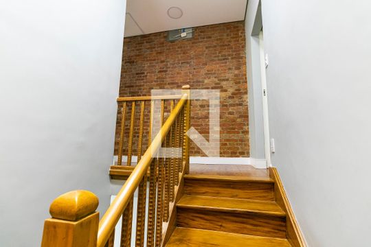 Escadas de casa à venda com 3 quartos, 100m² em Mooca, São Paulo