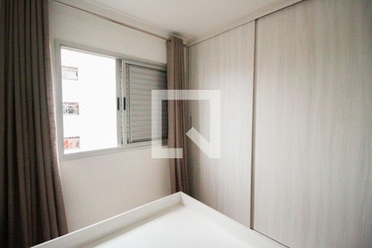 Suíte de apartamento para alugar com 1 quarto, 38m² em Vila Carmosina, São Paulo