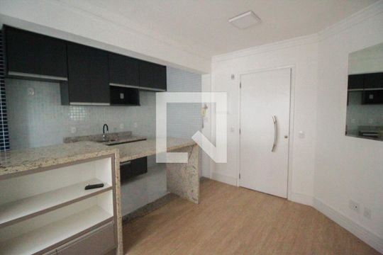 Sala de apartamento para alugar com 1 quarto, 38m² em Vila Carmosina, São Paulo