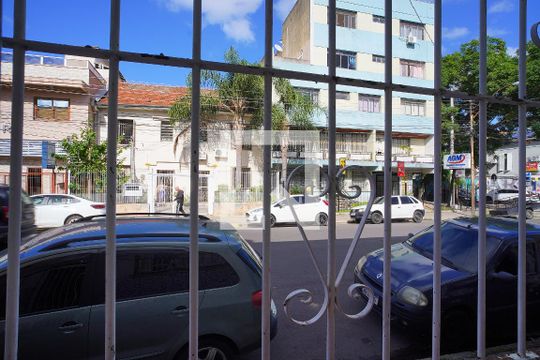 Sala - Vista de casa à venda com 3 quartos, 140m² em Floresta, Porto Alegre