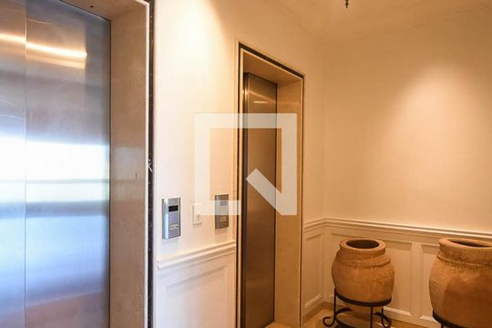 Hall privativo de apartamento à venda com 4 quartos, 380m² em Jardim Fonte do Morumbi, São Paulo