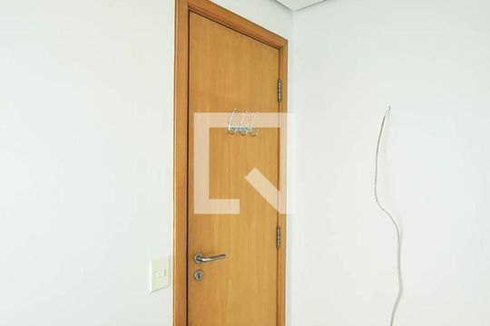 Quarto de serviço 2 de apartamento à venda com 4 quartos, 380m² em Jardim Fonte do Morumbi, São Paulo