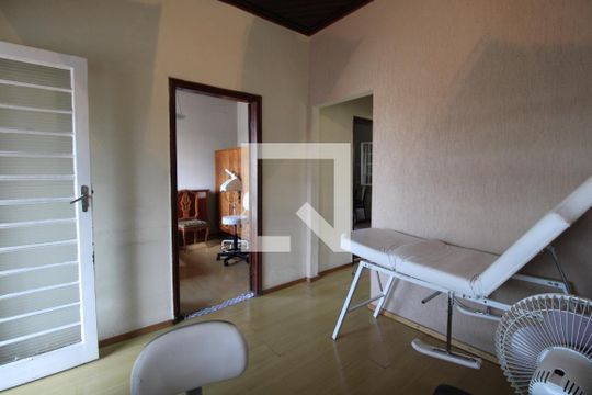 Sala de casa à venda com 4 quartos, 200m² em Jardim Bonfim, Campinas