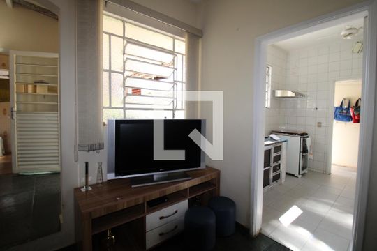 Sala da Edícula de casa à venda com 4 quartos, 200m² em Jardim Bonfim, Campinas