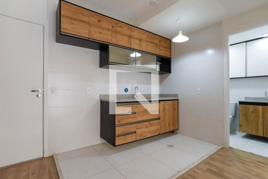 Cozinha de apartamento para alugar com 1 quarto, 42m² em Bela Vista, São Paulo