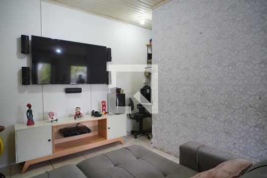 Sala de casa à venda com 2 quartos, 150m² em Sarandi, Porto Alegre