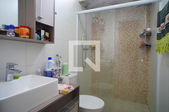 Banheiro de casa à venda com 2 quartos, 150m² em Sarandi, Porto Alegre