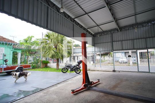 Garagem - Pátio de casa à venda com 2 quartos, 150m² em Sarandi, Porto Alegre