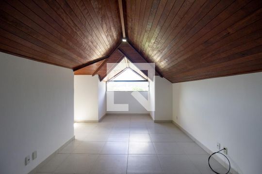 Sotão de casa à venda com 3 quartos, 350m² em Recreio dos Bandeirantes, Rio de Janeiro
