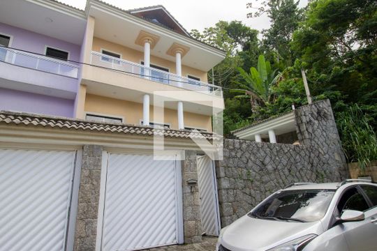 Fachada da Casa de casa à venda com 3 quartos, 350m² em Recreio dos Bandeirantes, Rio de Janeiro