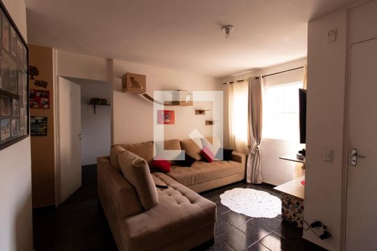 Sala de Estar de apartamento à venda com 2 quartos, 55m² em Vila Iório, São Paulo