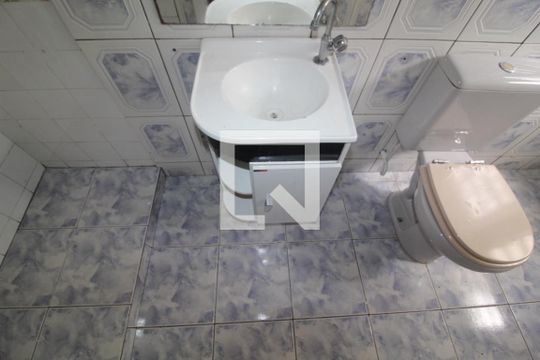 Banheiro 1 suite de casa de condomínio à venda com 4 quartos, 207m² em Vila Caminho do Mar, São Bernardo do Campo