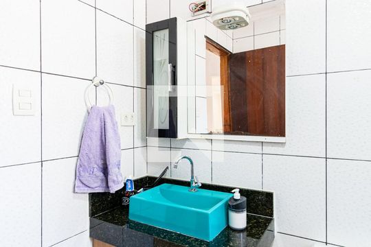 Banheiro casa 1 de casa à venda com 9 quartos, 320m² em Vila Guarani (z Sul), São Paulo